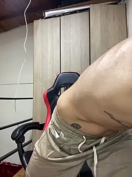 Snapshot of dilan_abraham12 chatting on 04-05-26, 08:33 dilan abraham12 online show from 04-05-26, 08:33