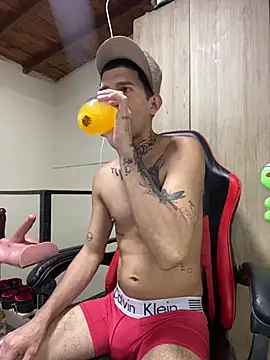 Snapshot of dilan_abraham12 chatting on 04-06-26, 10:38 dilan abraham12 online show from 04-06-26, 10:38