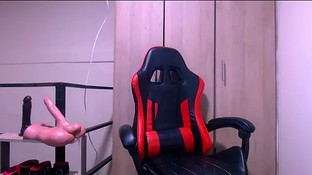 Snapshot of dilan_abraham12 chatting on 04-09-26, 10:42 dilan abraham12 online show from 04-09-26, 10:42