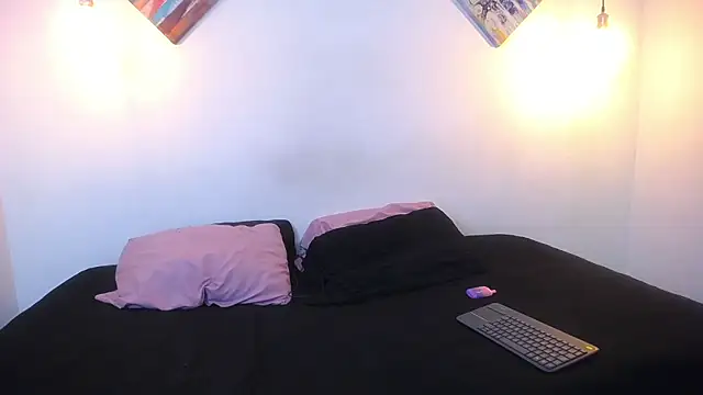 Snapshot of escar_let chatting on 11-09-25, 04:22 escar let online show from 11-09-25, 04:22