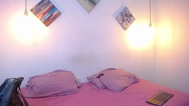 Snapshot of escar_let chatting on 11-14-25, 03:27 escar let online show from 11-14-25, 03:27