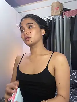 AngelHille online show from 10-30-25, 09:37