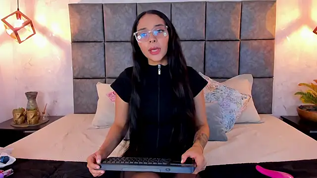 Roseaurora online show from 05-29-26, 10:35