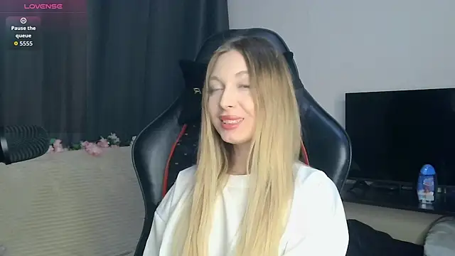 BabbbyFoxxx online show from 10-27-25, 12:58