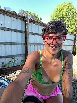 Snapshot of kinkycanner chatting on 07-11-26, 12:57 kinkycanner online show from 07-11-26, 12:57