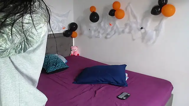 Celestte Dior online show from 10-08-25, 07:33