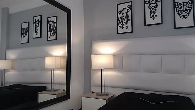 Snapshot of Valeria_Velez_ chatting on 10-11-25, 12:04 Valeria Velez online show from 10-11-25, 12:04