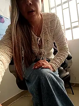 Madisson-04  online show from 05-18-26, 01:50