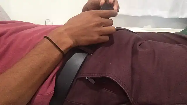 Snapshot of Pomloposho chatting on 10-22-25, 08:08 Pomloposho online show from 10-22-25, 08:08