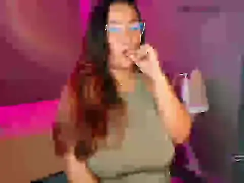 Snapshot of sophiejuicy_ chatting on 10-09-25, 08:23 sophiejuicy online show from 10-09-25, 08:23