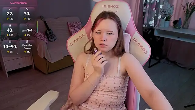 Snapshot of Sweetie_Hope chatting on 10-04-25, 07:39 Sweetie Hope online show from 10-04-25, 07:39