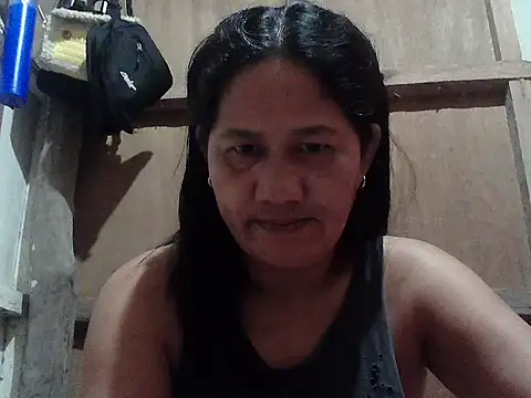 Snapshot of hotmama_063 chatting on 01-05-26, 09:29 hotmama 063 online show from 01-05-26, 09:29