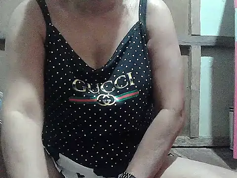 Snapshot of hotmama_063 chatting on 02-03-26, 09:58 hotmama 063 online show from 02-03-26, 09:58