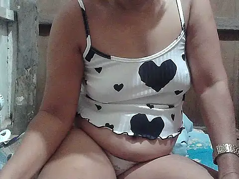 Snapshot of hotmama_063 chatting on 02-06-26, 11:30 hotmama 063 online show from 02-06-26, 11:30