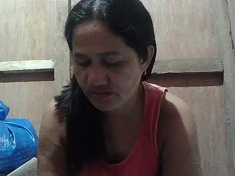 Snapshot of hotmama_063 chatting on 02-22-26, 10:58 hotmama 063 online show from 02-22-26, 10:58