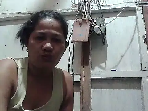 Snapshot of hotmama_063 chatting on 02-27-26, 09:48 hotmama 063 online show from 02-27-26, 09:48