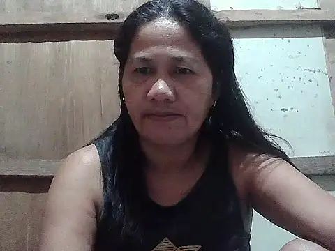 Snapshot of hotmama_063 chatting on 03-23-26, 09:30 hotmama 063 online show from 03-23-26, 09:30