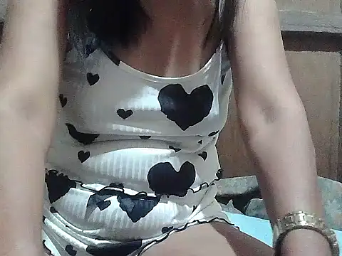 Snapshot of hotmama_063 chatting on 03-28-26, 08:41 hotmama 063 online show from 03-28-26, 08:41