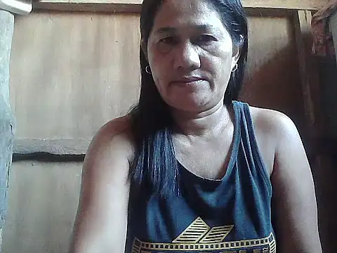Snapshot of hotmama_063 chatting on 05-19-26, 10:27 hotmama 063 online show from 05-19-26, 10:27