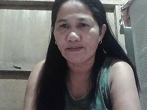 Snapshot of hotmama_063 chatting on 05-20-26, 10:32 hotmama 063 online show from 05-20-26, 10:32
