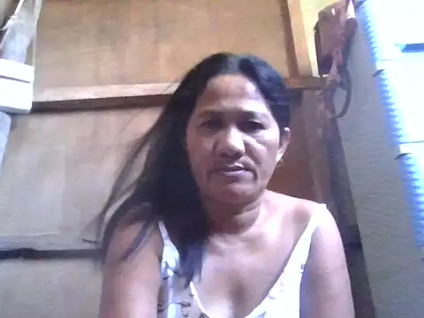 Snapshot of hotmama_063 chatting on 06-16-26, 06:49 hotmama 063 online show from 06-16-26, 06:49