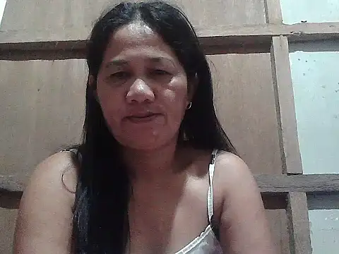 Snapshot of hotmama_063 chatting on 07-13-26, 09:28 hotmama 063 online show from 07-13-26, 09:28