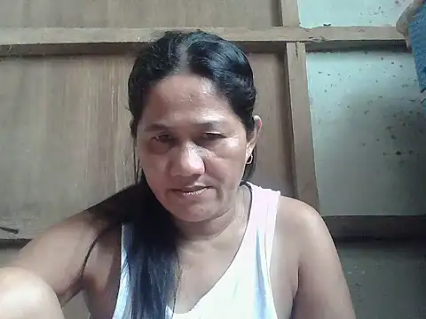 Snapshot of hotmama_063 chatting on 07-23-26, 01:58 hotmama 063 online show from 07-23-26, 01:58