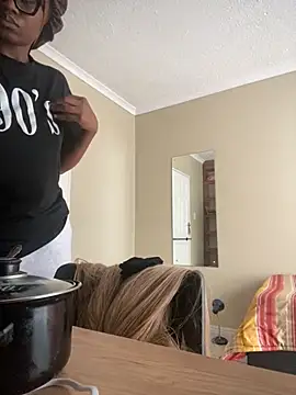 Moonzy77 online show from 09-20-25, 08:04