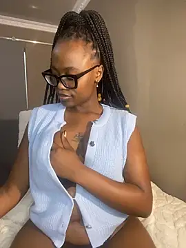 Moonzy77 online show from 11-17-25, 10:48