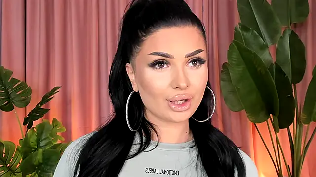 KylieKroftt online show from 10-10-25, 02:38