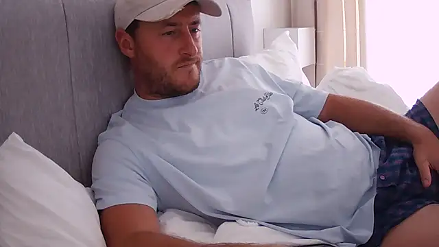 Snapshot of Londonlad818 chatting on 09-08-25, 04:17 Londonlad818 online show from 09-08-25, 04:17