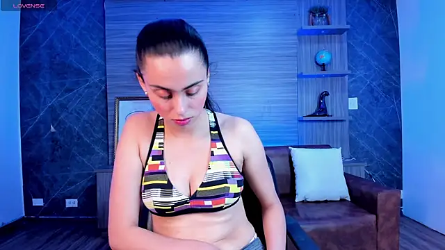 sofiapalacioss online show from 09-18-25, 07:38