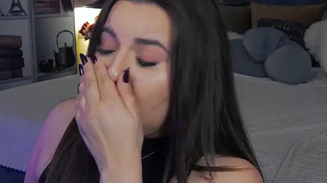 Mia Swano online show from 11-16-25, 11:32