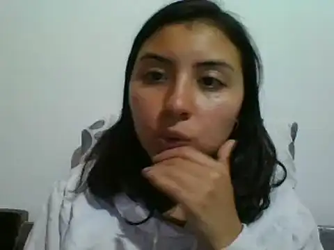 Snapshot of _Romilly_ chatting on 09-18-25, 05:20  Romilly  online show from 09-18-25, 05:20