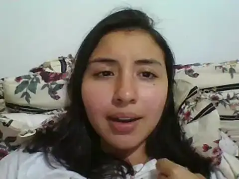 Snapshot of _Romilly_ chatting on 10-12-25, 03:05  Romilly  online show from 10-12-25, 03:05