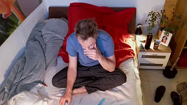 Snapshot of EdelHolz91 chatting on 12-23-25, 03:37 EdelHolz91 online show from 12-23-25, 03:37