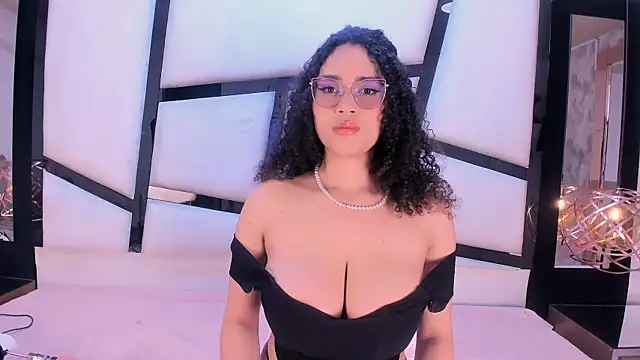 Snapshot of Lilithadams1 chatting on 09-20-25, 03:46 Lilithadams1 online show from 09-20-25, 03:46