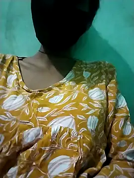 Snapshot of Pooja_cute chatting on 10-16-25, 03:35 Pooja cute online show from 10-16-25, 03:35