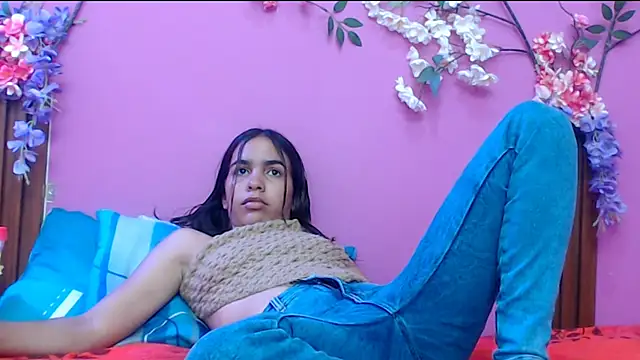 Snapshot of skinnysofia18 chatting on 09-16-25, 12:50 skinnysofia18 online show from 09-16-25, 12:50