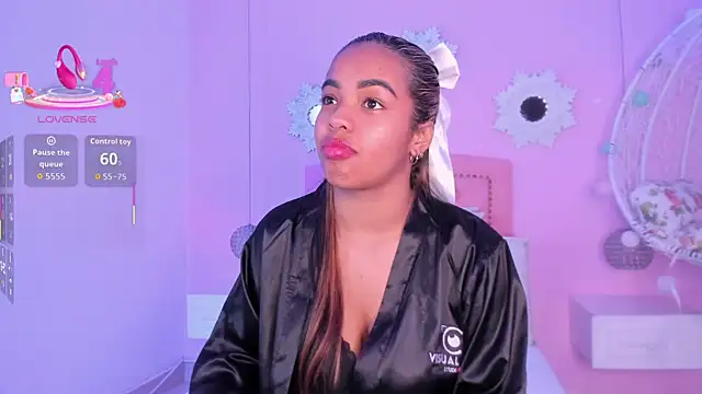 Snapshot of CannelaSmith chatting on 12-15-25, 11:20 CannelaSmith online show from 12-15-25, 11:20