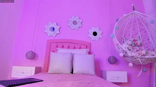 Snapshot of CannelaSmith chatting on 01-06-26, 05:16 CannelaSmith online show from 01-06-26, 05:16