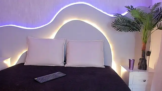 Snapshot of CannelaSmith chatting on 02-04-26, 07:42 CannelaSmith online show from 02-04-26, 07:42