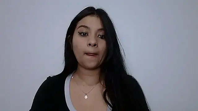 Snapshot of ValerieLove_ chatting on 03-13-26, 11:39 ValerieLove online show from 03-13-26, 11:39