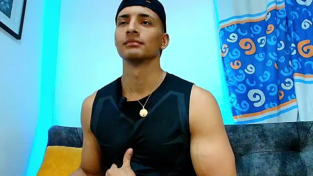 Snapshot of Smith_Fitness chatting on 06-14-26, 02:41 Smith Fitness online show from 06-14-26, 02:41