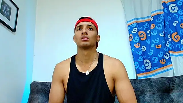 Snapshot of Smith_Fitness chatting on 06-24-26, 01:32 Smith Fitness online show from 06-24-26, 01:32