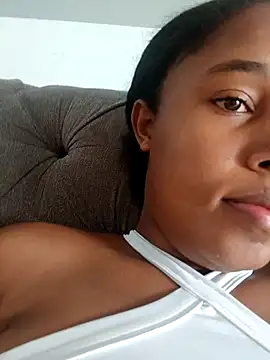 Snapshot of MoniqueMulberry chatting on 11-21-25, 07:12 MoniqueMulberry online show from 11-21-25, 07:12