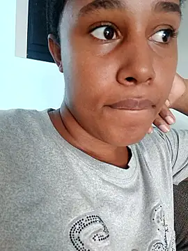 Snapshot of MoniqueMulberry chatting on 12-01-25, 08:25 MoniqueMulberry online show from 12-01-25, 08:25