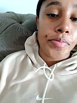 Snapshot of MoniqueMulberry chatting on 12-02-25, 07:31 MoniqueMulberry online show from 12-02-25, 07:31