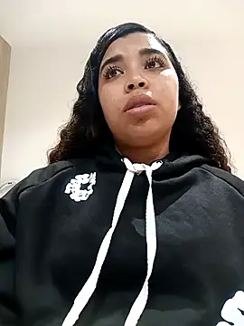 Snapshot of MadissonRizz chatting on 11-14-25, 01:04 MadissonRizz online show from 11-14-25, 01:04