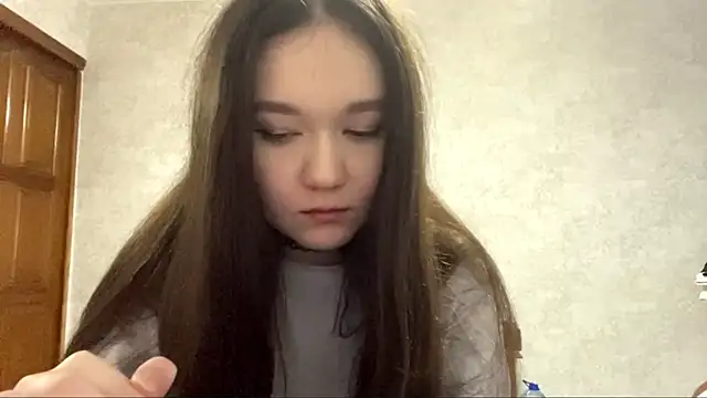 Snapshot of Pikmigirl18 chatting on 09-21-25, 01:57 Pikmigirl18 online show from 09-21-25, 01:57